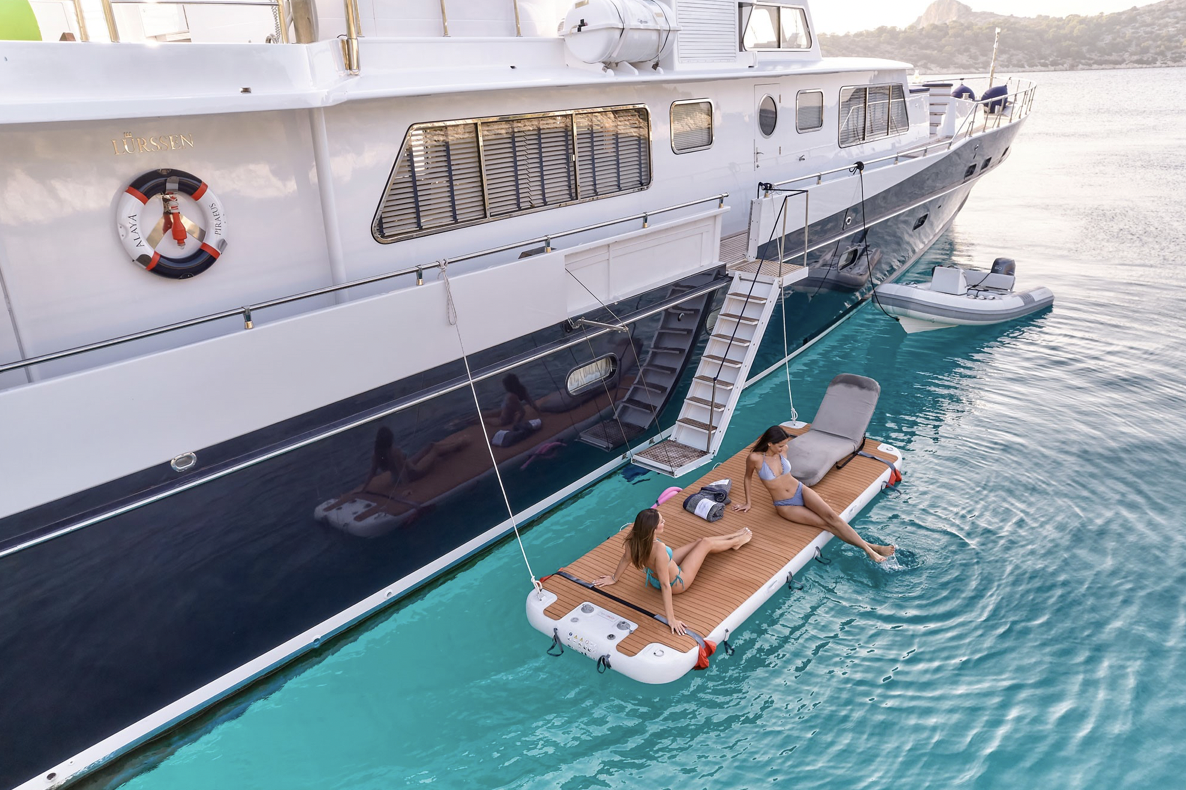 Motoryacht Alaya - Sunbathing platform