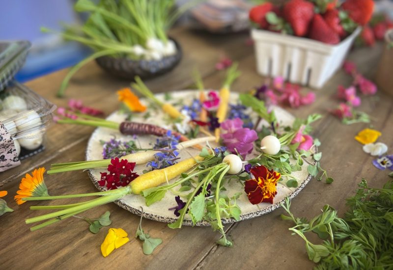 Fiori commestibili e verdure organiche