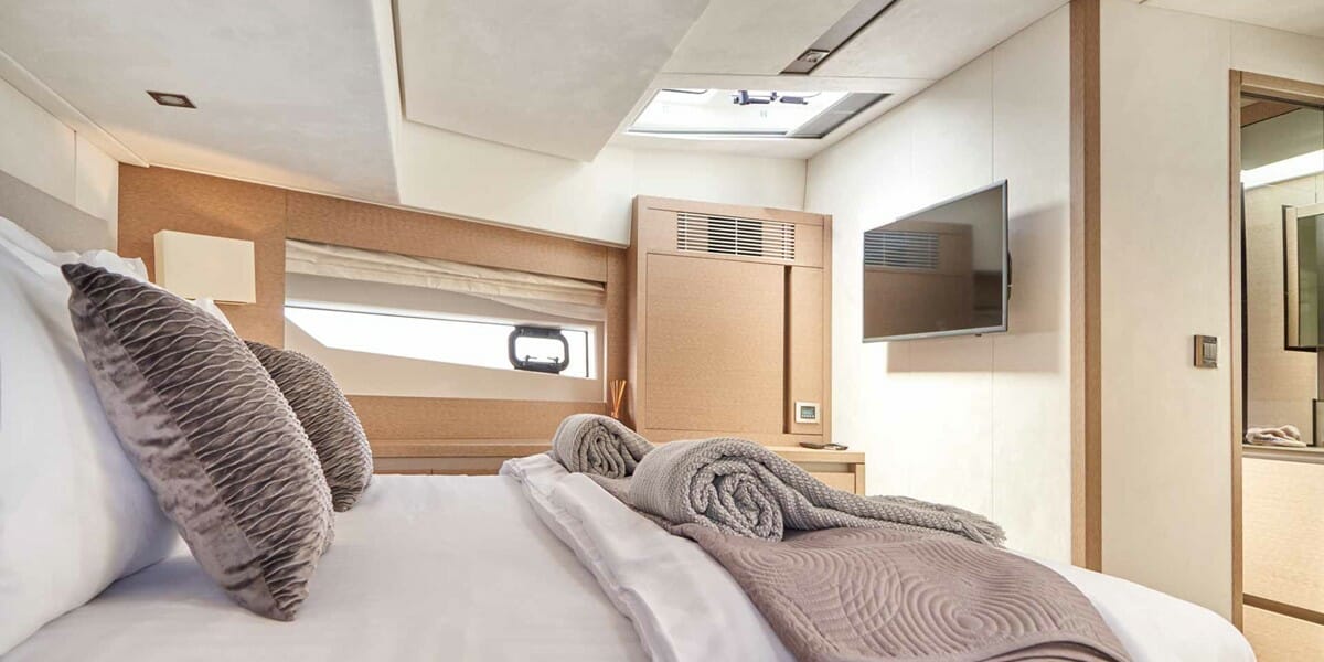 Prestige 630 VIP cabin with TV