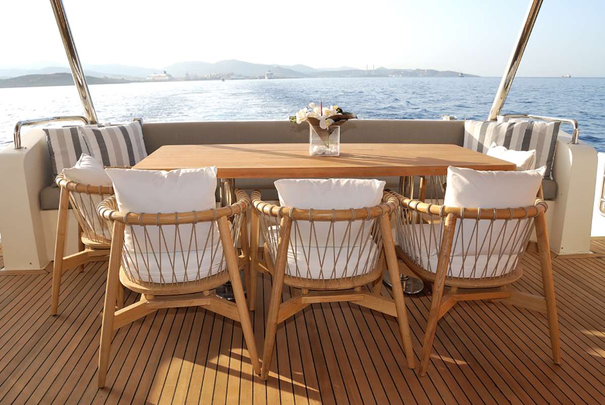 Funsea Aicon 90 Fly outdoor dining