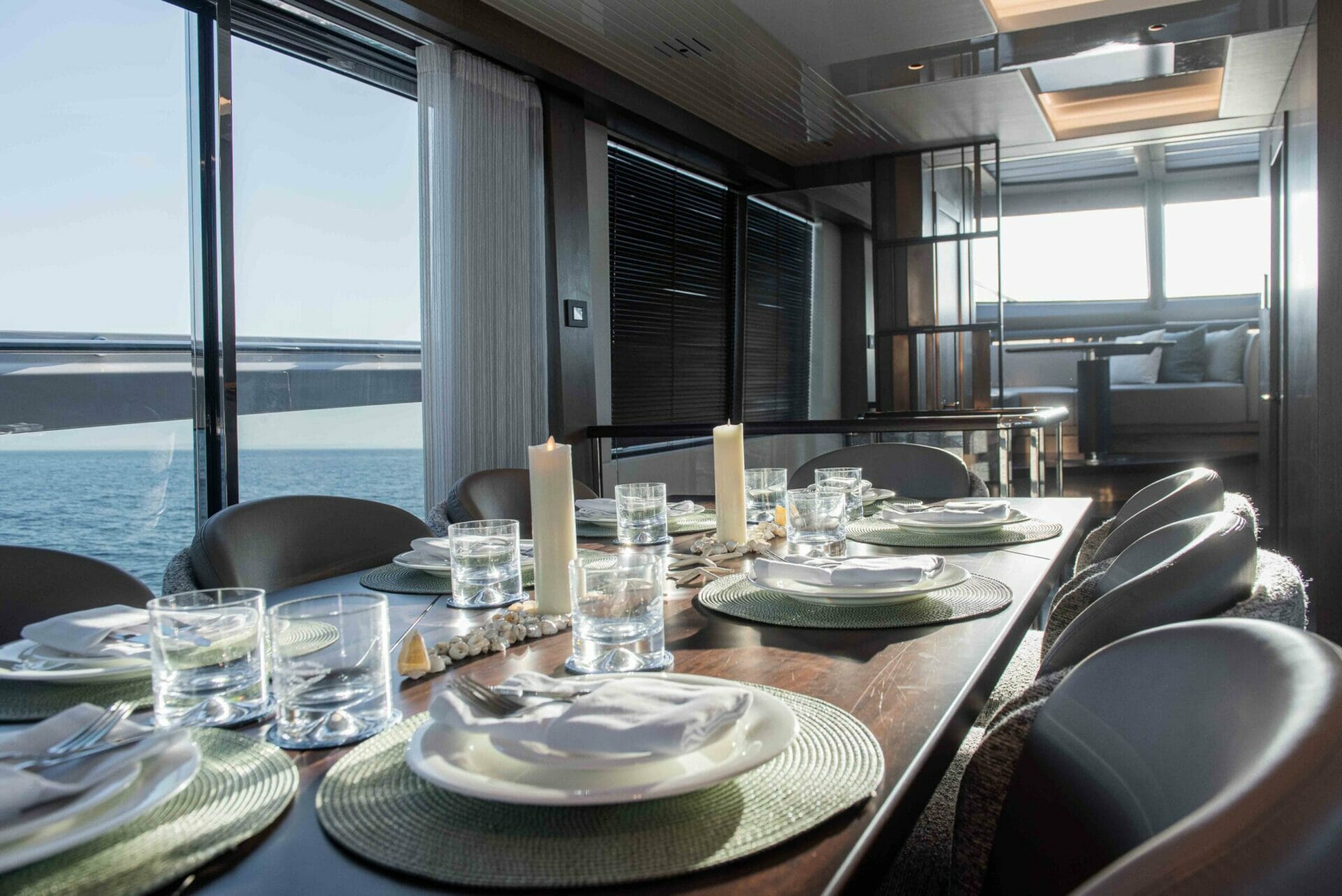 Wyldecrest Sunseeker 90 interior dining
