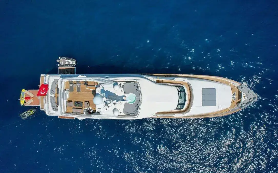 Motor Yacht CRN 128 aereal view