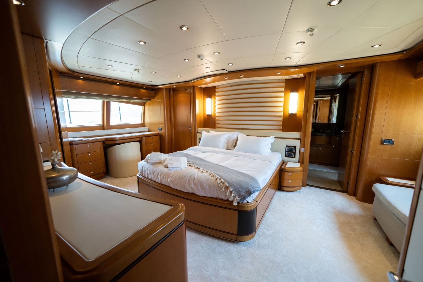 Ariela motoryacht - master cabin