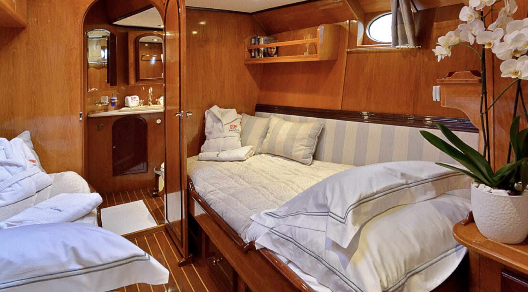 Sailing Yacht Wind of Change - cabin
