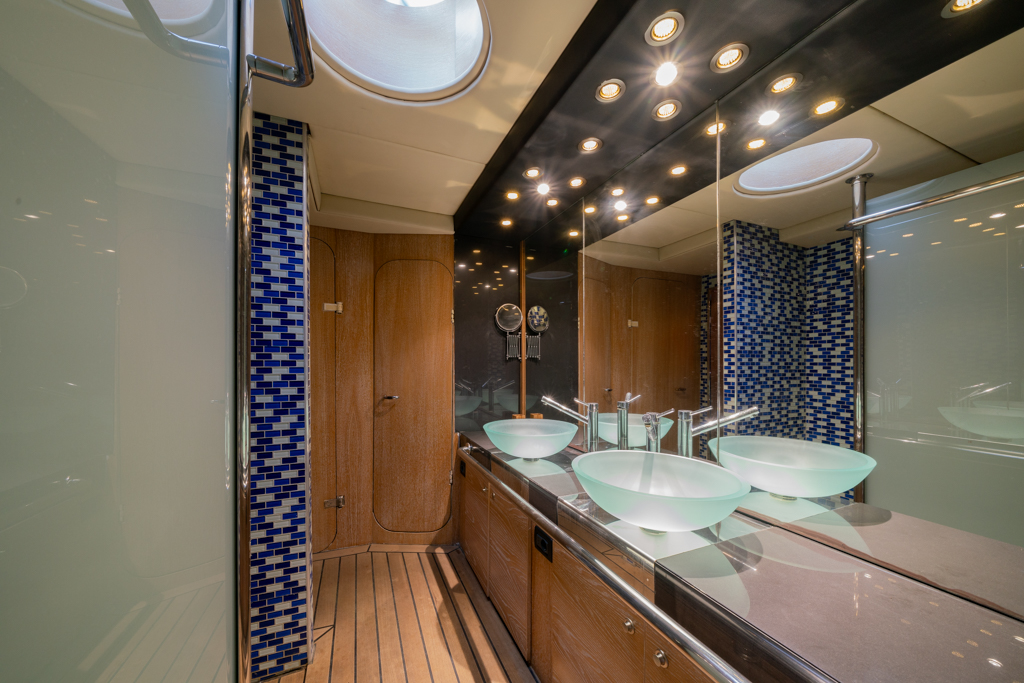 Motor Yacht Gemaya - Abeking Rasmussen - bathroom
