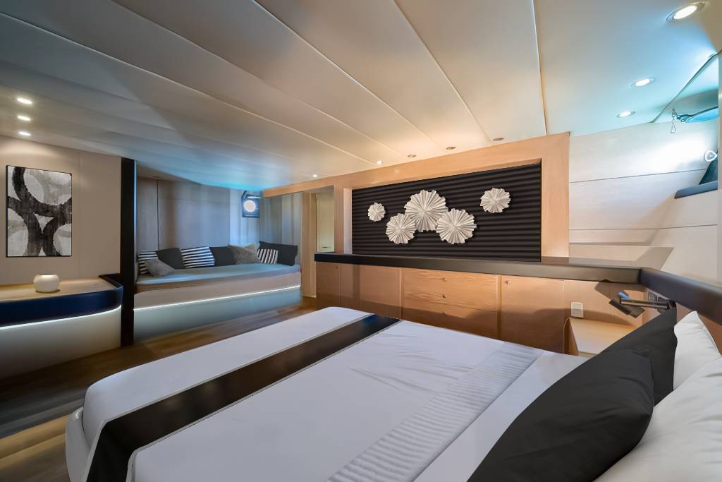 Motor Yacht Gemaya - Abeking Rasmussen - double cabin with sofa