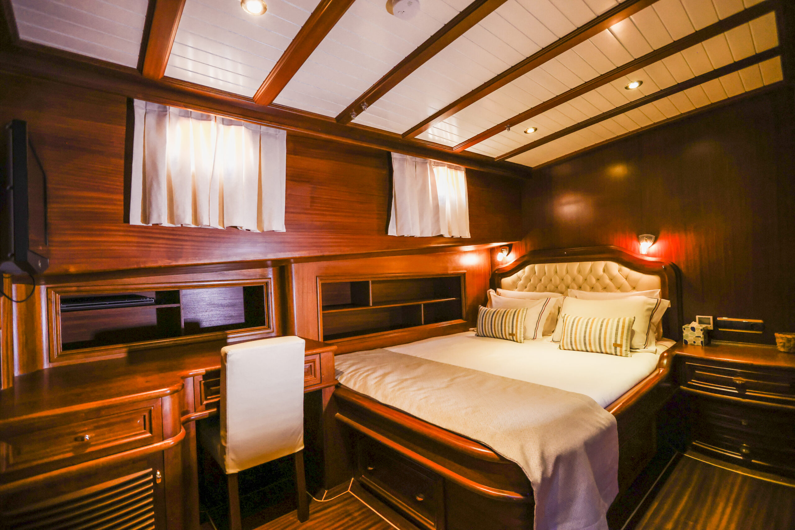 Lady Christa - guest cabins