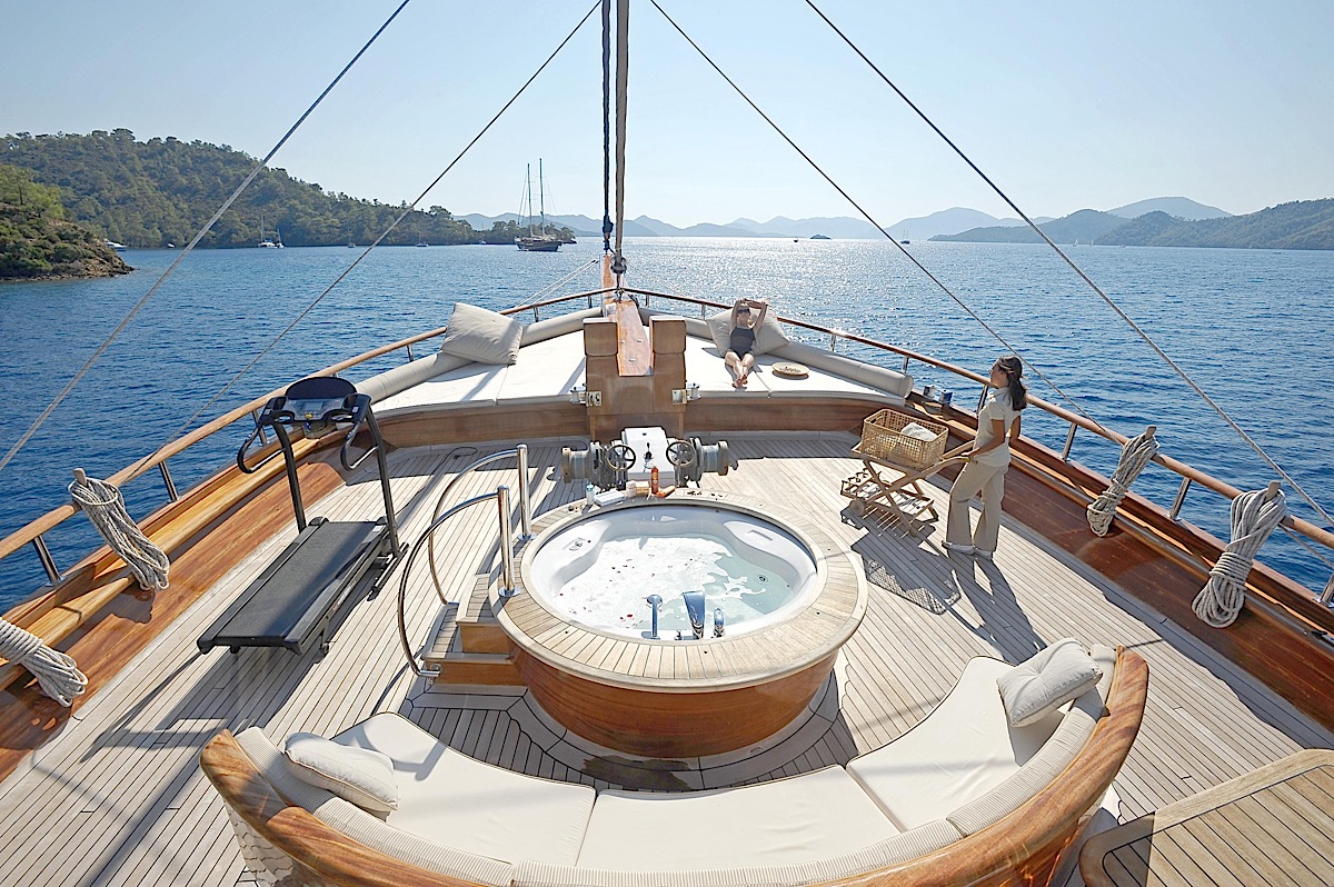 MARE NOSTRUM - Jacuzzi and sundeck