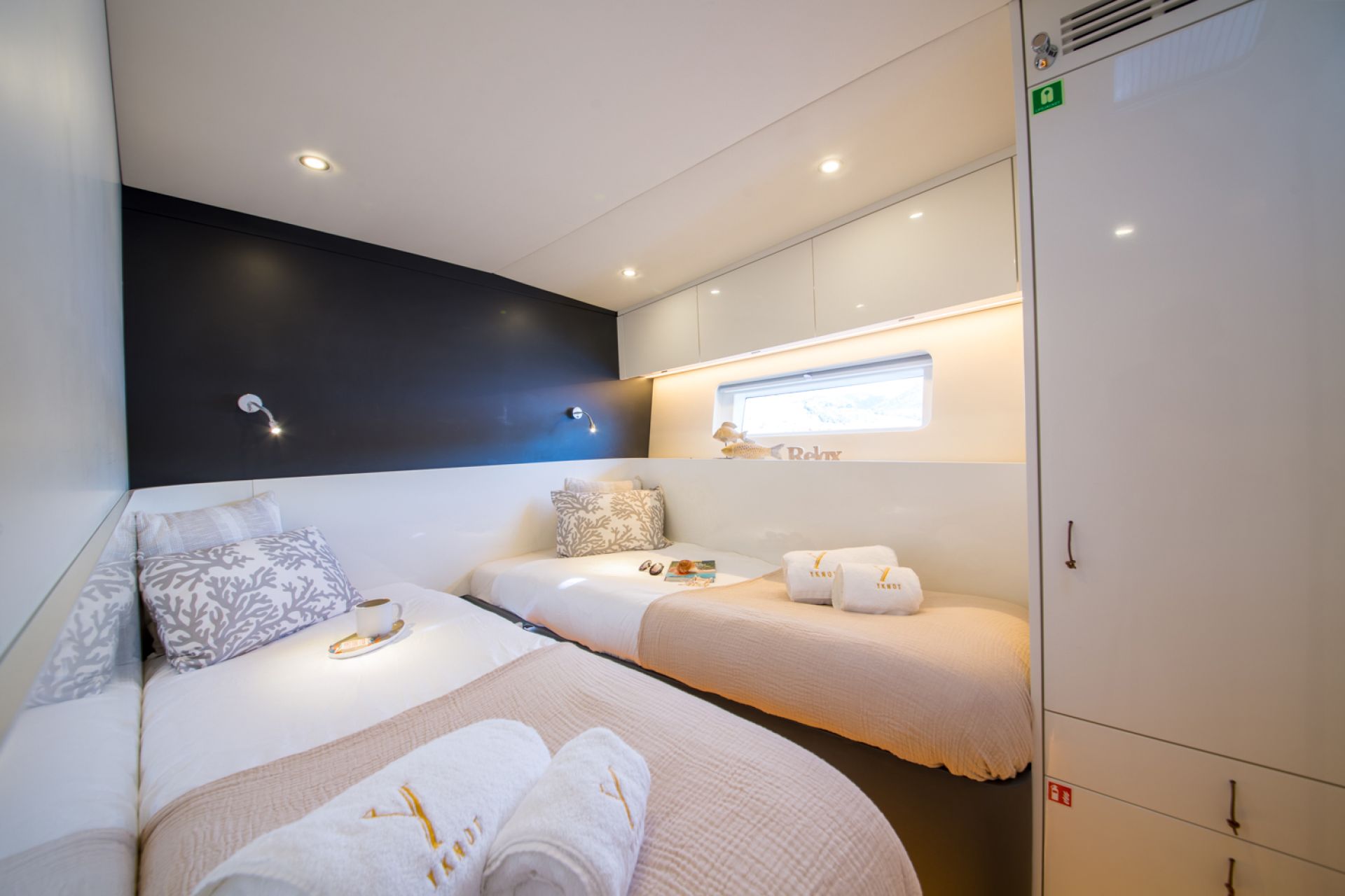 YKNOT - twin cabin 2